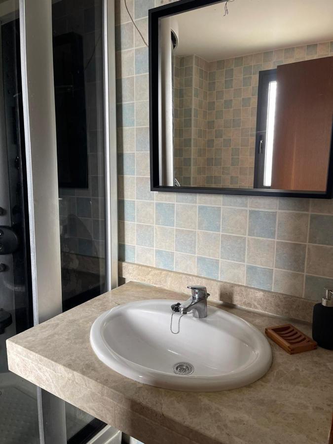 Stelarium-Suite Con Bano Privado En Casa Compartida-Uebica2 Mairena del Aljarafe Esterno foto