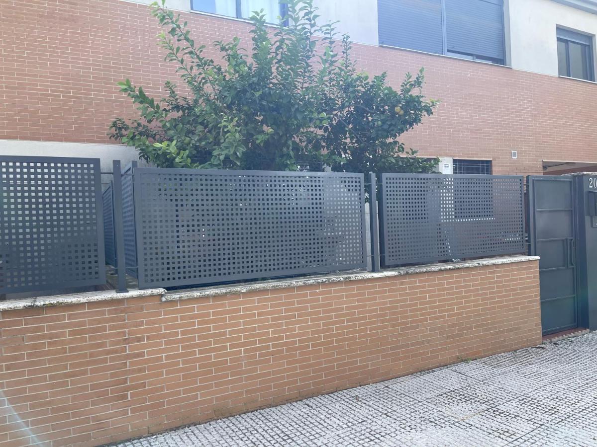 Stelarium-Suite Con Bano Privado En Casa Compartida-Uebica2 Mairena del Aljarafe Esterno foto