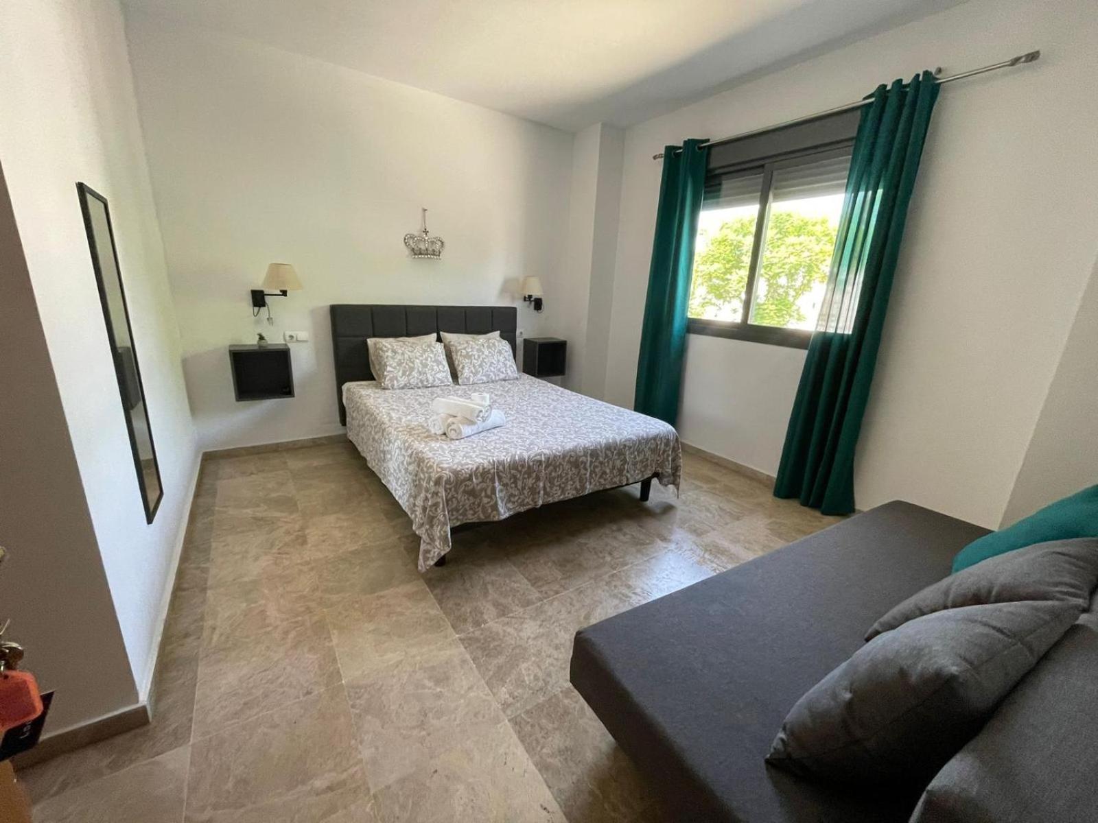 Stelarium-Suite Con Bano Privado En Casa Compartida-Uebica2 Mairena del Aljarafe Esterno foto